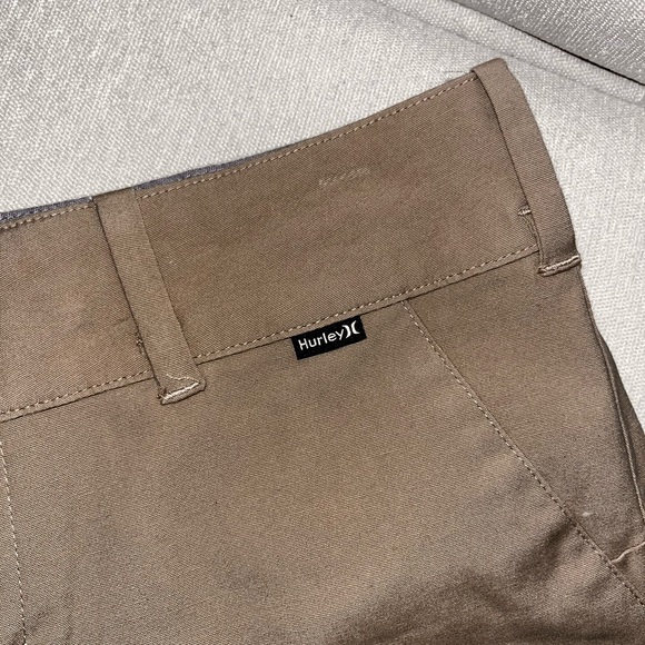 Hurley size 0 booty shorts in khaki - Picture 2 of 8